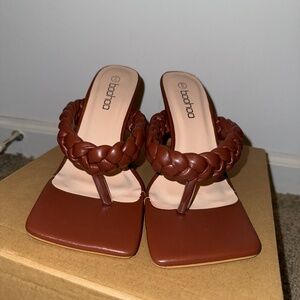 Square toe brown chunky heels